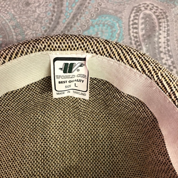 hat - Picture 1 of 2